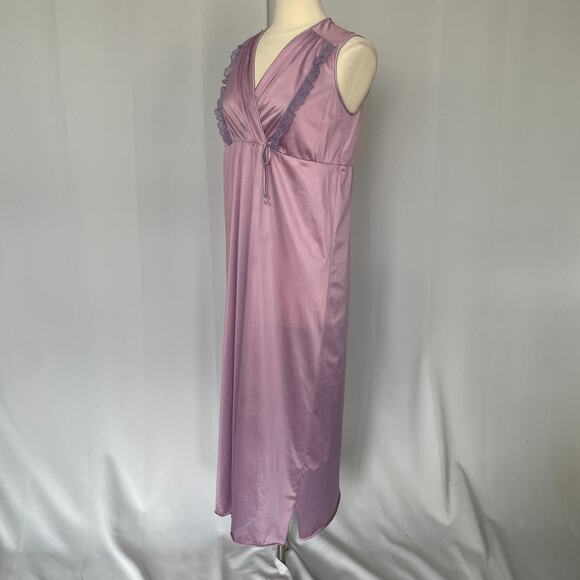 Vintage Vassarette Maxi Nightgown Size Medium Purple Silky Lingerie Chemise 90s - Picture 5 of 16